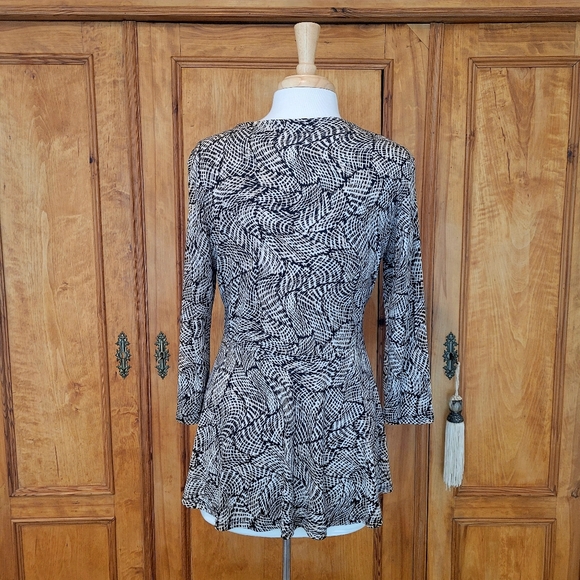 Roz & Ali Scoop Neck Tunic Top. Women's. Size M - Picture 5 of 7